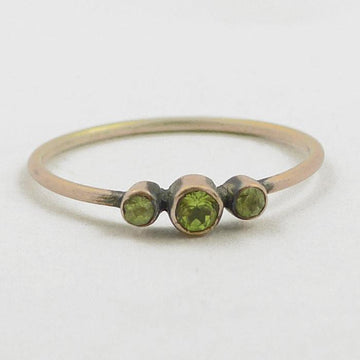 Graduating Faceted Three Stone Gold Ring