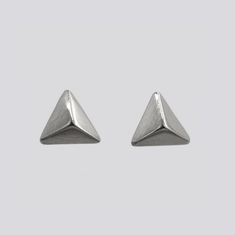 Pyramid Studs - EJ2322