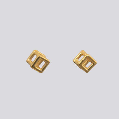 Tiny Wire Cube Studs - EJ2326