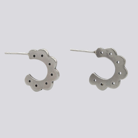 Scalloped Hoop Earrings - EJ2338