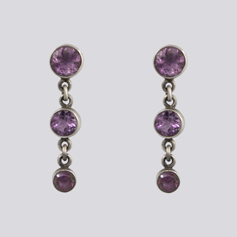 Graduated Stone Stud Earrings - EJ2358