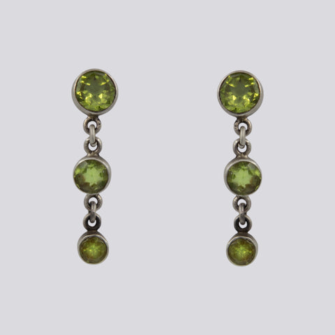 Graduated Stone Stud Earrings - EJ2358