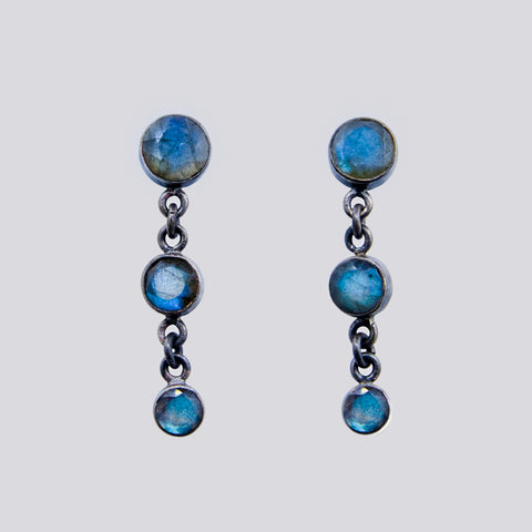 Graduated Stone Stud Earrings - EJ2358