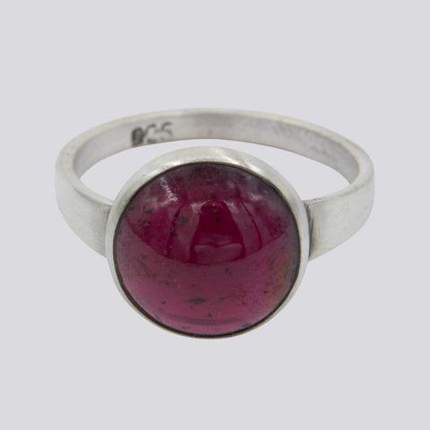 Cabochon Garnet Ring - Size 8