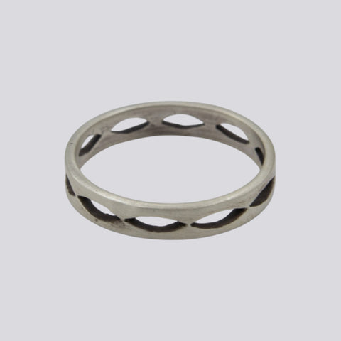 Cut Out Ring - Size 9 - RING 149