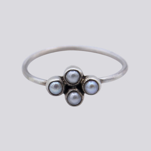 White Pearl Ring - Size 7 - RING 164