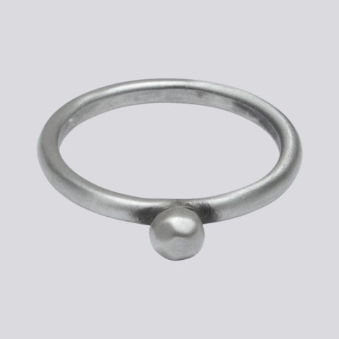 Sterling Silver Faceted Ball Ring - Size 7 - RING 180