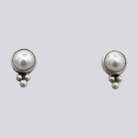 Delicate Pearl Stud Earrings with 3 Granulations - EARRINGS 113