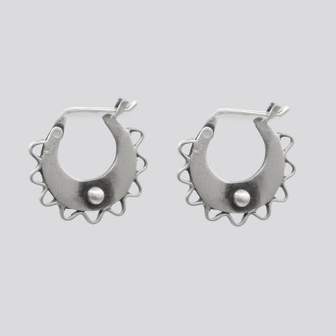 Small Scalloped Edge Hoop Earrings - EARRINGS 136