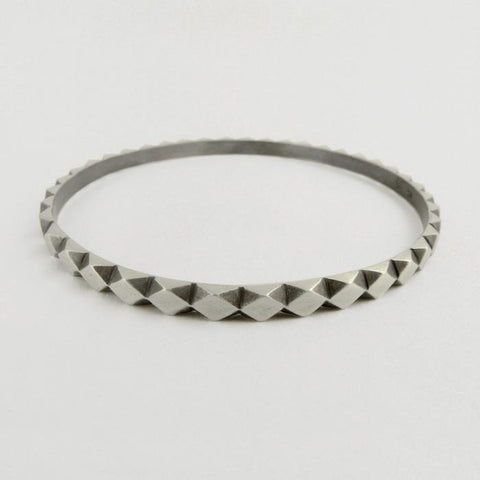 Carved Diamond Pattern Bangle Bracelet