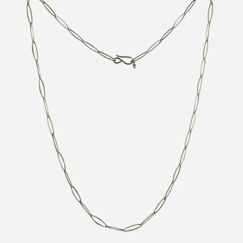 Style ARThouse Lovely Links, Translucent, Frosty White Acrylic Chain Link  Short Necklace, 28-32 Inches